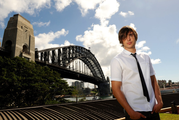 Zac Efron pic #581103