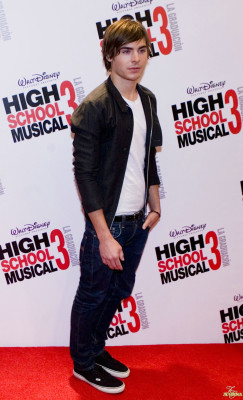 Zac Efron pic #135666