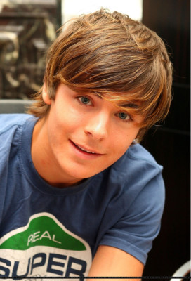Zac Efron pic #134248