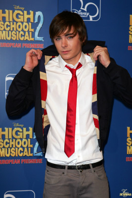 Zac Efron pic #134487