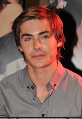 Zac Efron pic #134476