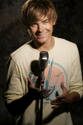 Zac Efron pic #136792