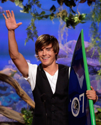 Zac Efron pic #147063