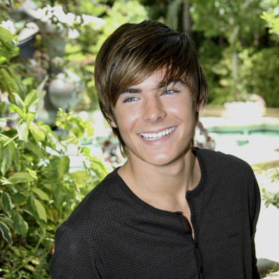 Zac Efron pic #192992