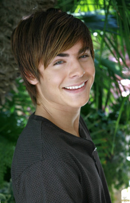 Zac Efron pic #192995