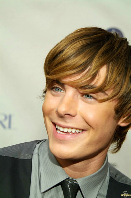 Zac Efron pic #134607