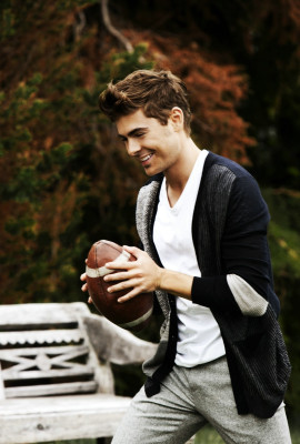 Zac Efron pic #581101