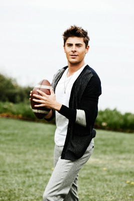 Zac Efron pic #305477