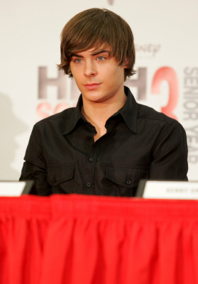 Zac Efron pic #136810