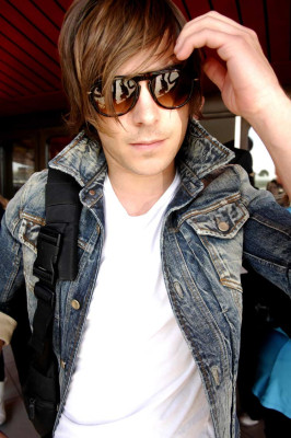 Zac Efron pic #155744