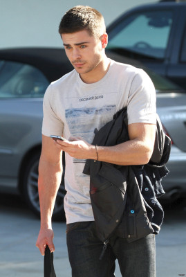 Zac Efron pic #345669