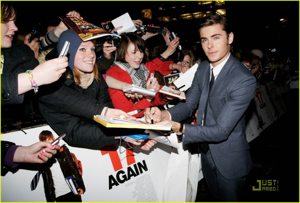 Zac Efron pic #144032