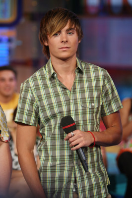 Zac Efron pic #150389