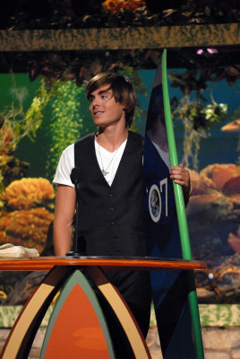 Zac Efron pic #147062