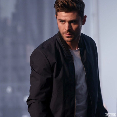 Zac Efron pic #923432