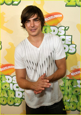 Zac Efron pic #143902