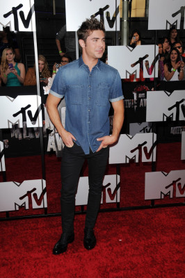 Zac Efron pic #691279