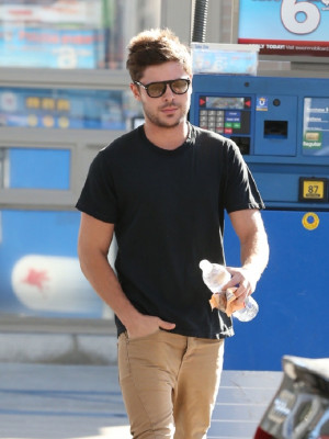 Zac Efron pic #562837
