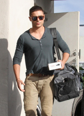 Zac Efron pic #326252