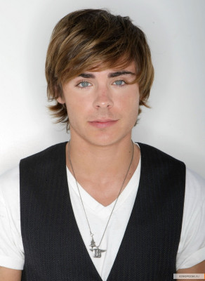 Zac Efron pic #130086