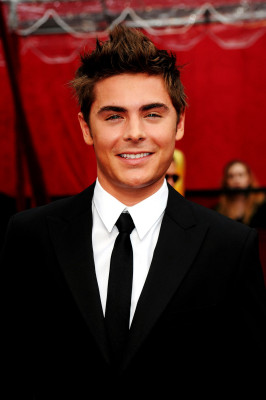 Zac Efron pic #241693