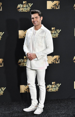 Zac Efron pic #933091