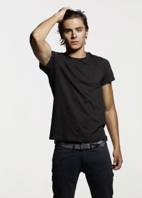 Zac Efron pic #881923