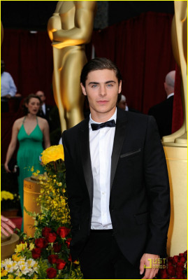 Zac Efron pic #135190