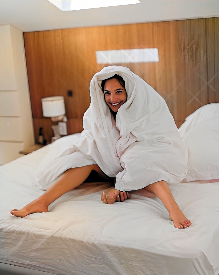 Gal Gadot | Photo #317642 | Celebs Message Board ThePlace2