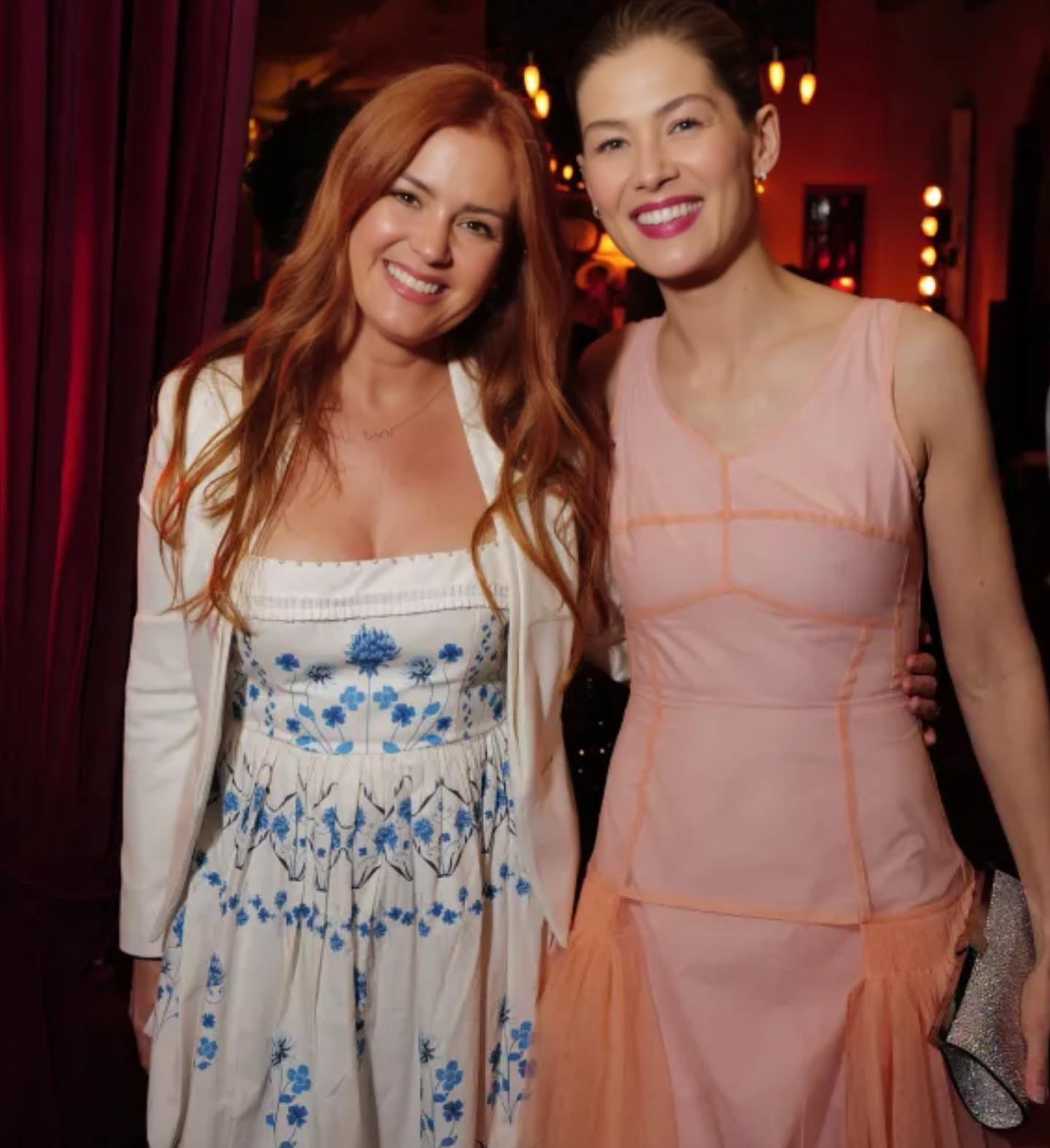 Isla Fisher: Instagram Reign Supreme!