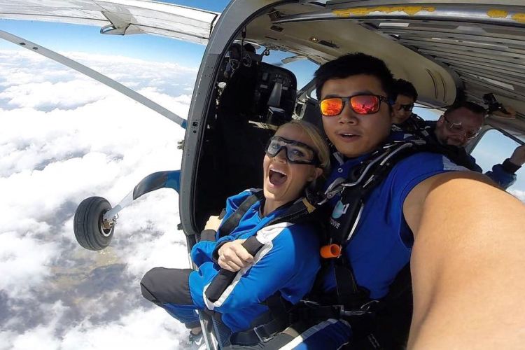 Carrie Underwood Did Not Cry During Skydiving Down Under