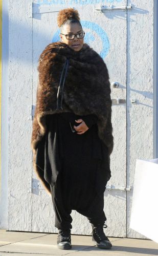 Janet Jackson Was Seen Shopping In A Boutique