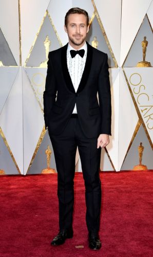Tweeters Can't Get Enough of Ryan Gosling's Ruffled Oscars Shirt â€” Read the Funniest Reactions!