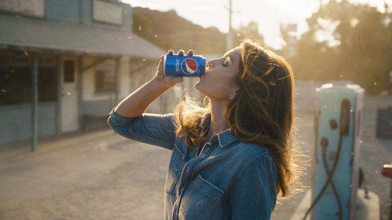 See Cindy Crawford And Presley Gerber Advertised Pepsi And Super Bowl