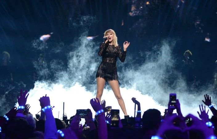 Taylor Swift invests money in real estate