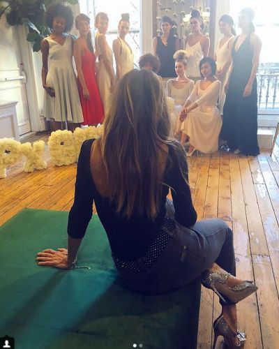 Sarah Jessica Parker will help to brides with dresses