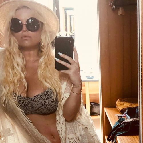 Sexy Shots Of Jessica Simpson From The Bahamas