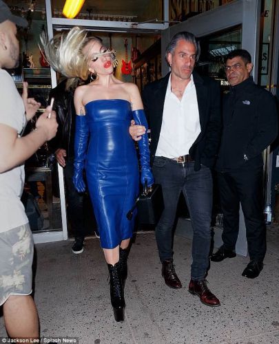 Lady Gaga emphasized the figure with a leather dress