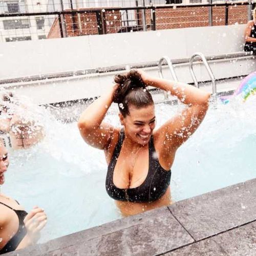 Ashley Graham showed 'hot' photos
