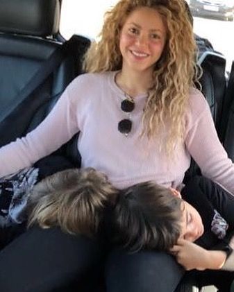 Shakira Without Makeup Shared A Picture