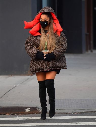 Ariana Grande showed a stylish look