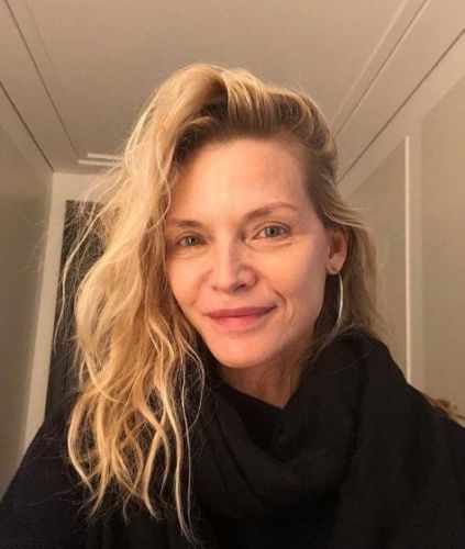 Michelle Pfeiffer showed selfies without makeup