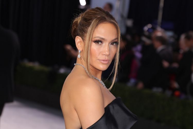 Jennifer Lopez poses in a sexy leopard outfit