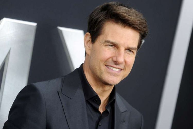 Tom Cruise quarantined due to coronavirus
