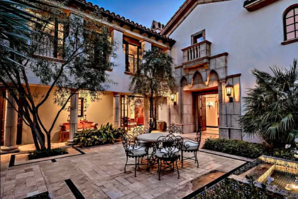 Sylvester Stallone urgently sells his mansion