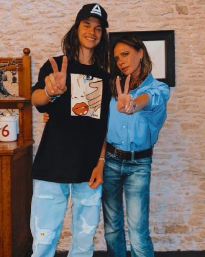 Romeo Beckham became the "twin" of the famous mother