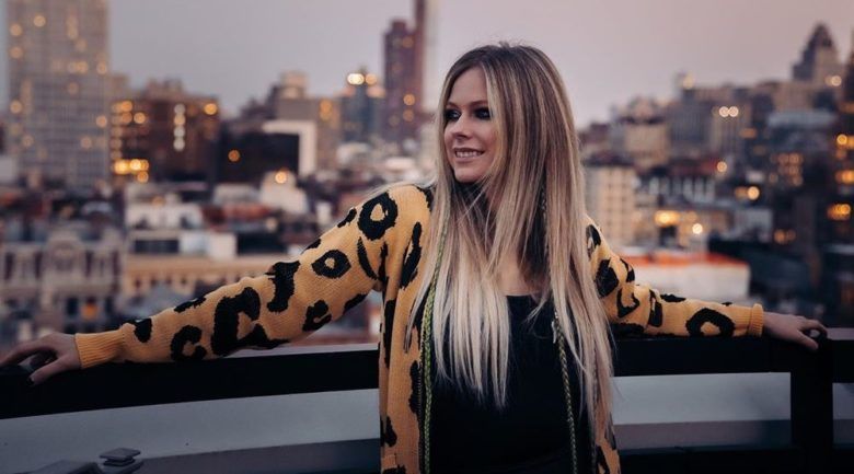 Avril Lavigne to host an online charity concert