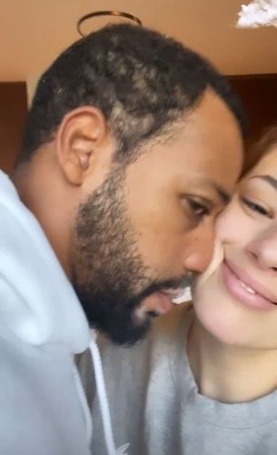 Ashley Graham has delighted in a tender photo with her husband 