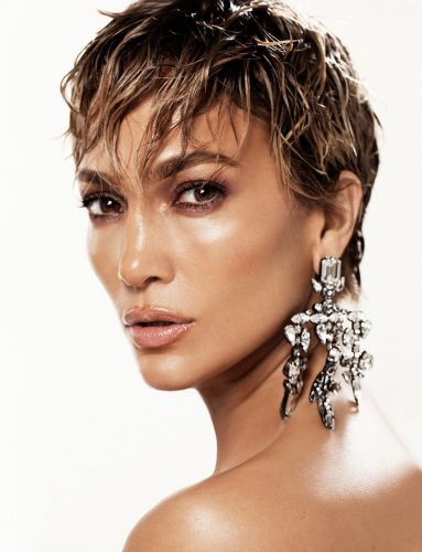 Jennifer Lopez appeared with an ultra-short haircut on the cover of a magazine