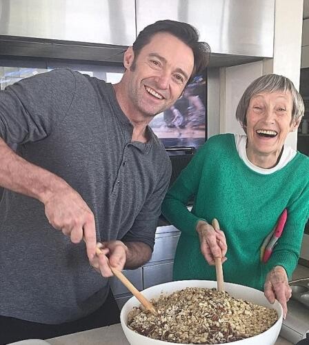 Hugh Jackman posted a photo with his mother 